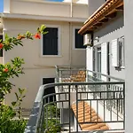 Дом отдыха Niobe Luxury Лоутраки