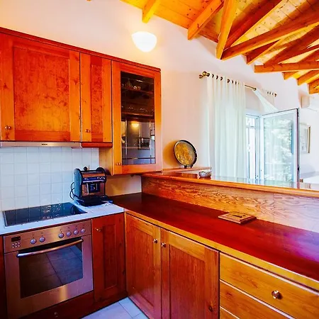 Niobe Luxury * Loutráki